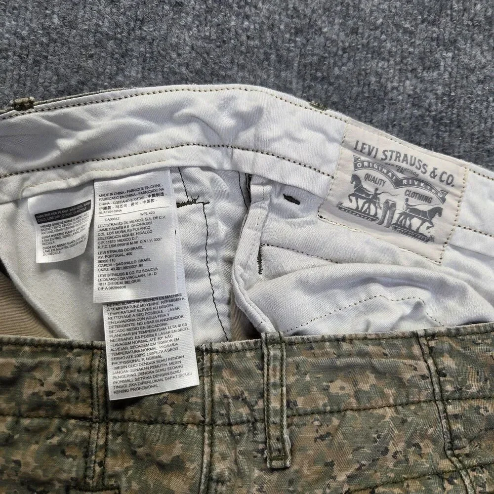 Levi's Shorts Mens 30 Green Camo Cargo Canvas Cotton Outdoor Zip Pockets Fly